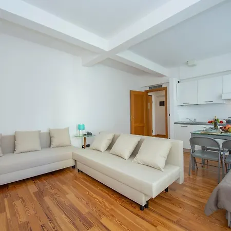 Appartement Savoia Handel 0-22 *